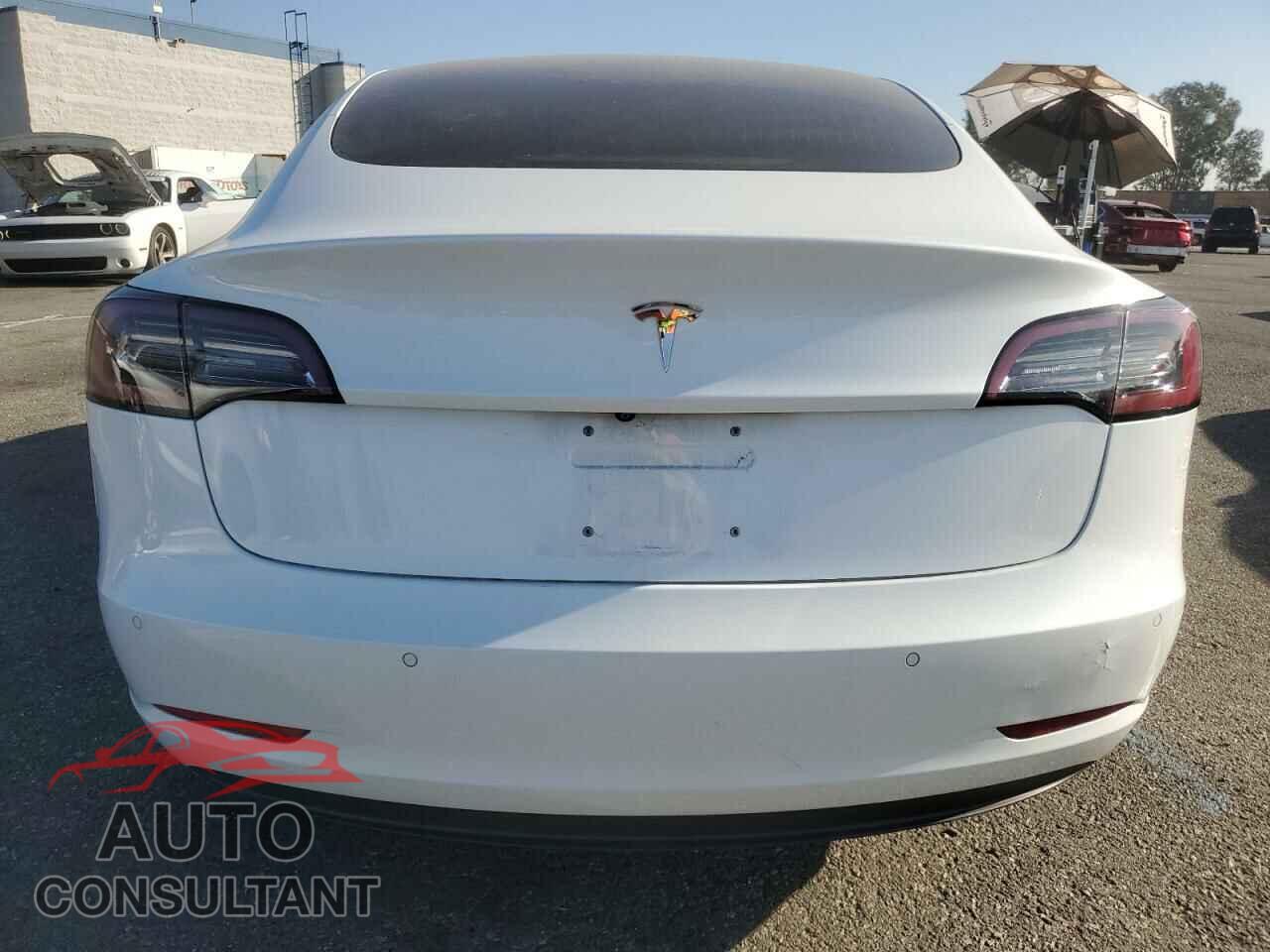 TESLA MODEL 3 2018 - 5YJ3E1EA8JF053733