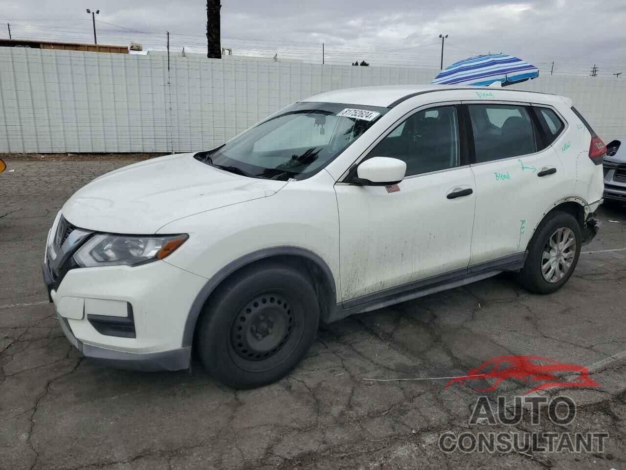 NISSAN ROGUE 2017 - KNMAT2MT7HP580524