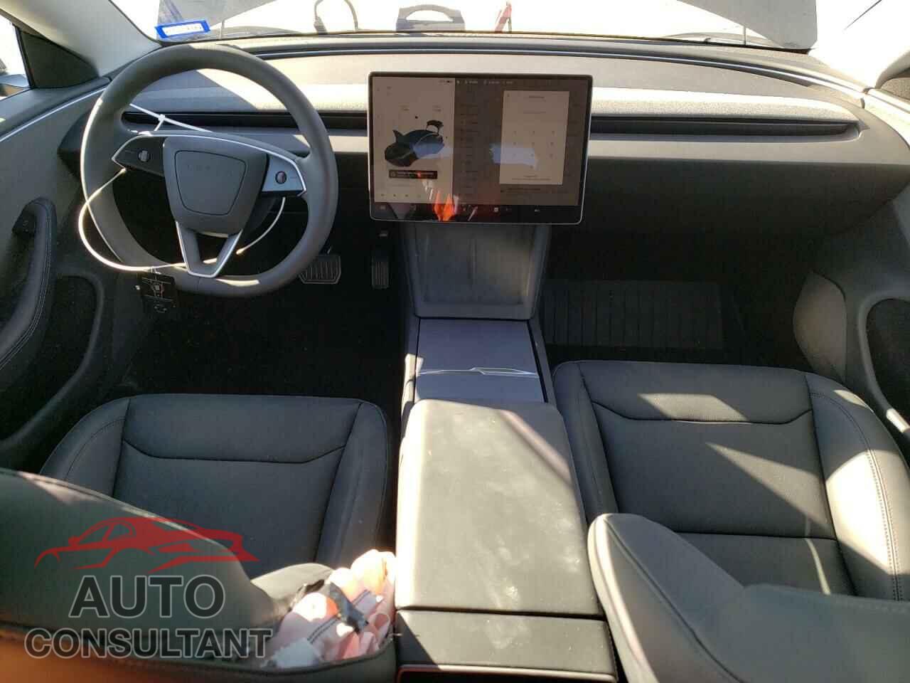 TESLA MODEL 3 2024 - 5YJ3E1EA5RF863297