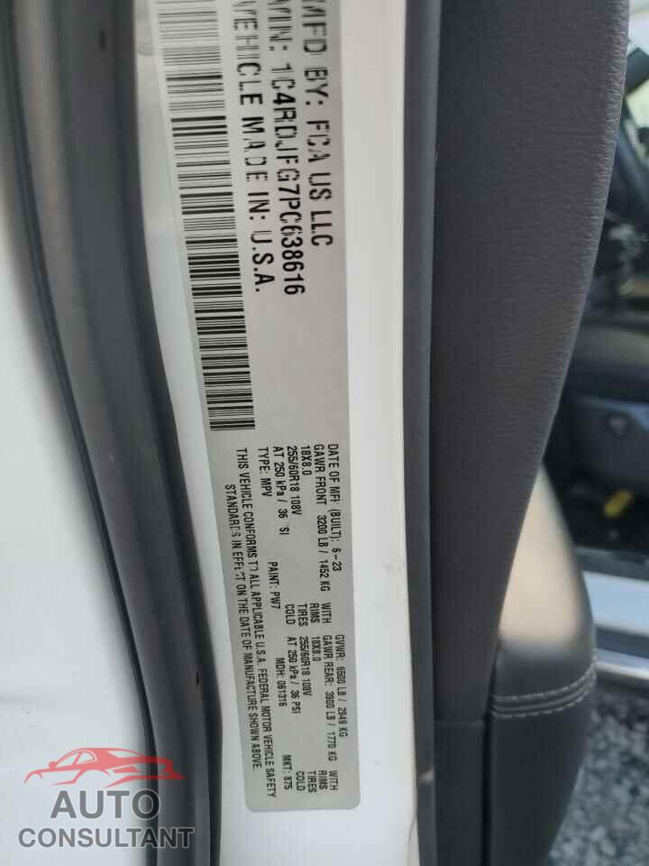 DODGE DURANGO 2023 - 1C4RDJFG7PC638616