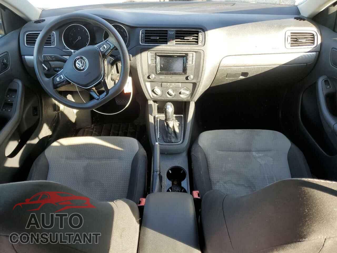 VOLKSWAGEN JETTA 2017 - 3VW2B7AJ7HM288186