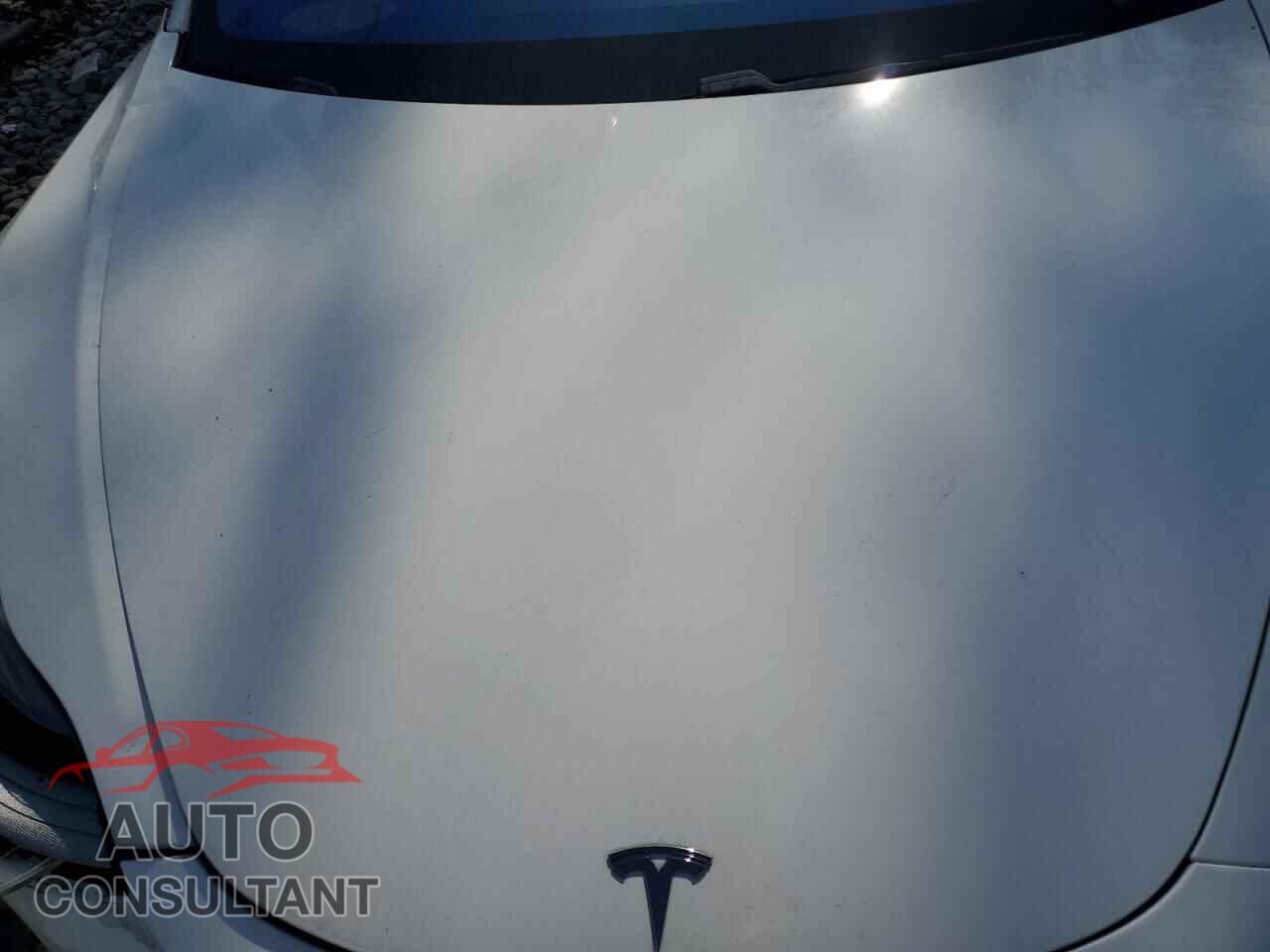 TESLA MODEL 3 2021 - 5YJ3E1EA2MF989870