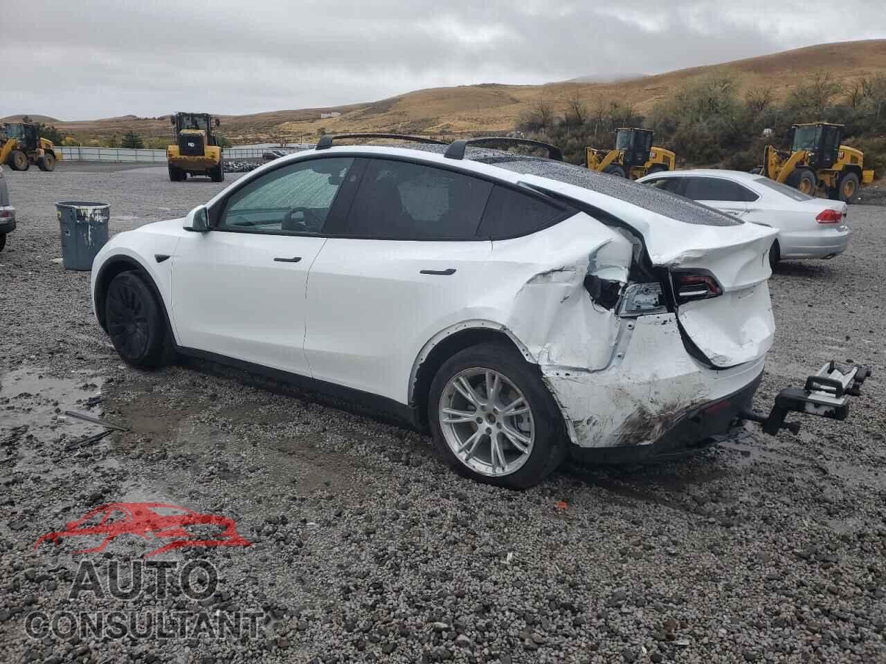 TESLA MODEL Y 2023 - 7SAYGDEE4PA145760