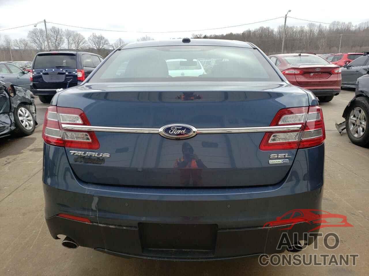 FORD TAURUS 2018 - 1FAHP2H82JG115136