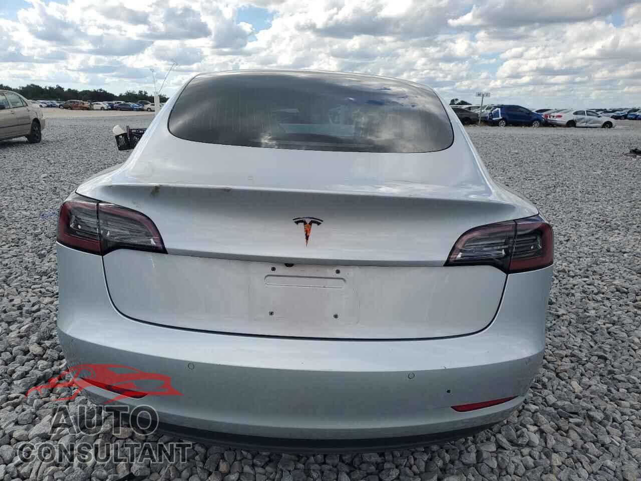 TESLA MODEL 3 2018 - 5YJ3E1EA8JF016584