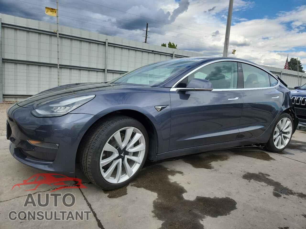 TESLA MODEL 3 2018 - 5YJ3E1EB9JF090752