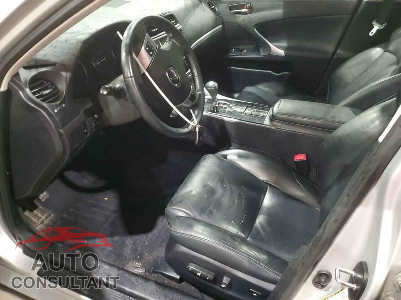 LEXUS IS 2011 - JTHCF5C25B5049334