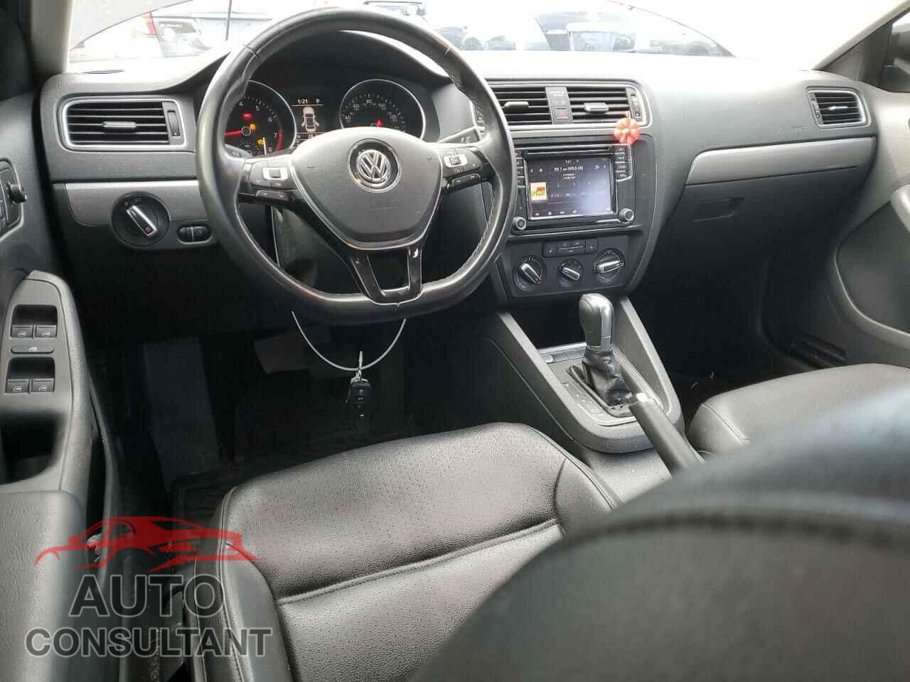 VOLKSWAGEN JETTA 2017 - 3VWDB7AJ3HM284080