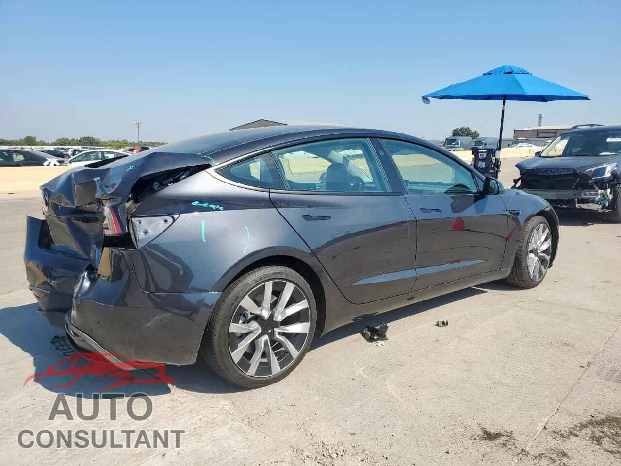 TESLA MODEL 3 2025 - 5YJ3E1EB3SF915556