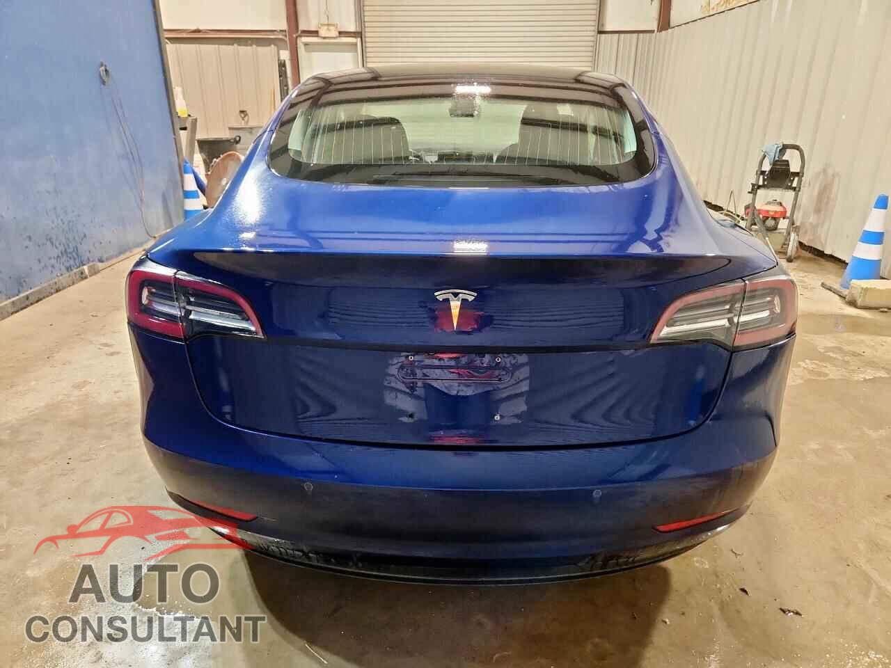TESLA MODEL 3 2018 - 5YJ3E1EA4JF102538