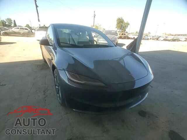 TESLA MODEL 3 2024 - 5YJ3E1EA4RF824216
