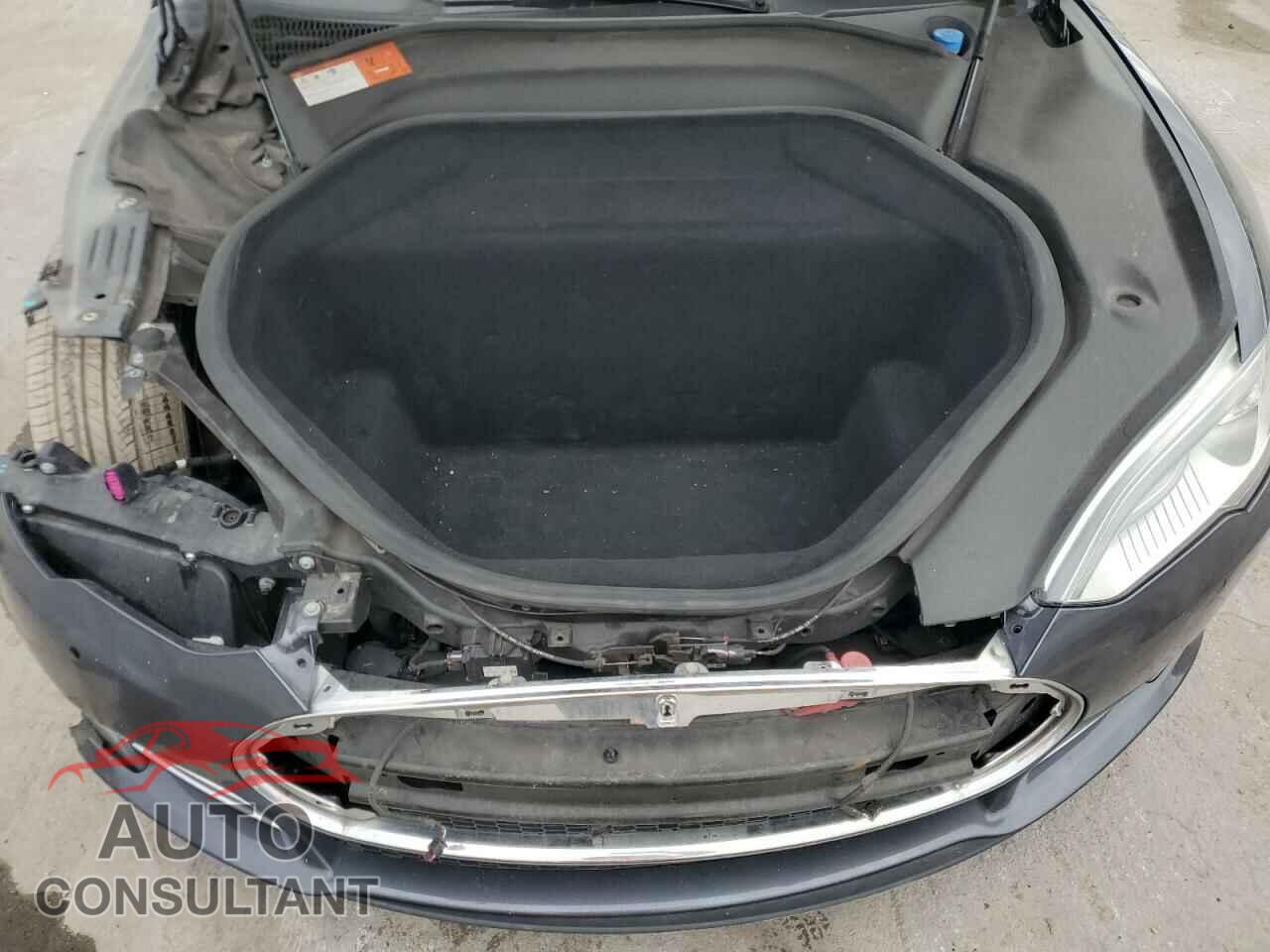 TESLA MODEL S 2015 - 5YJSA1E26FF105240