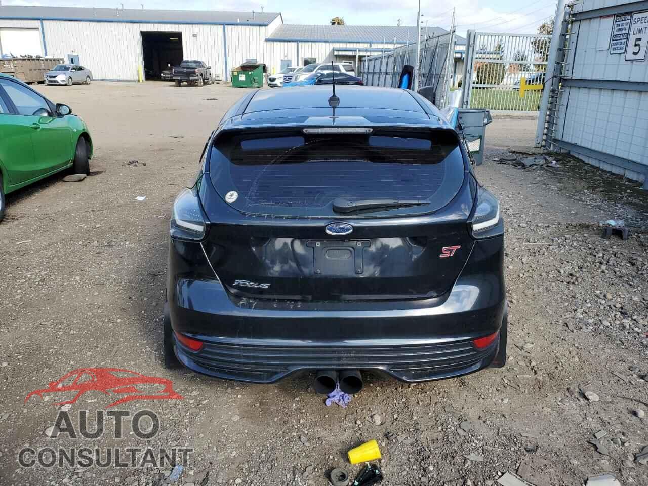 FORD FOCUS 2017 - 1FADP3L9XHL210081