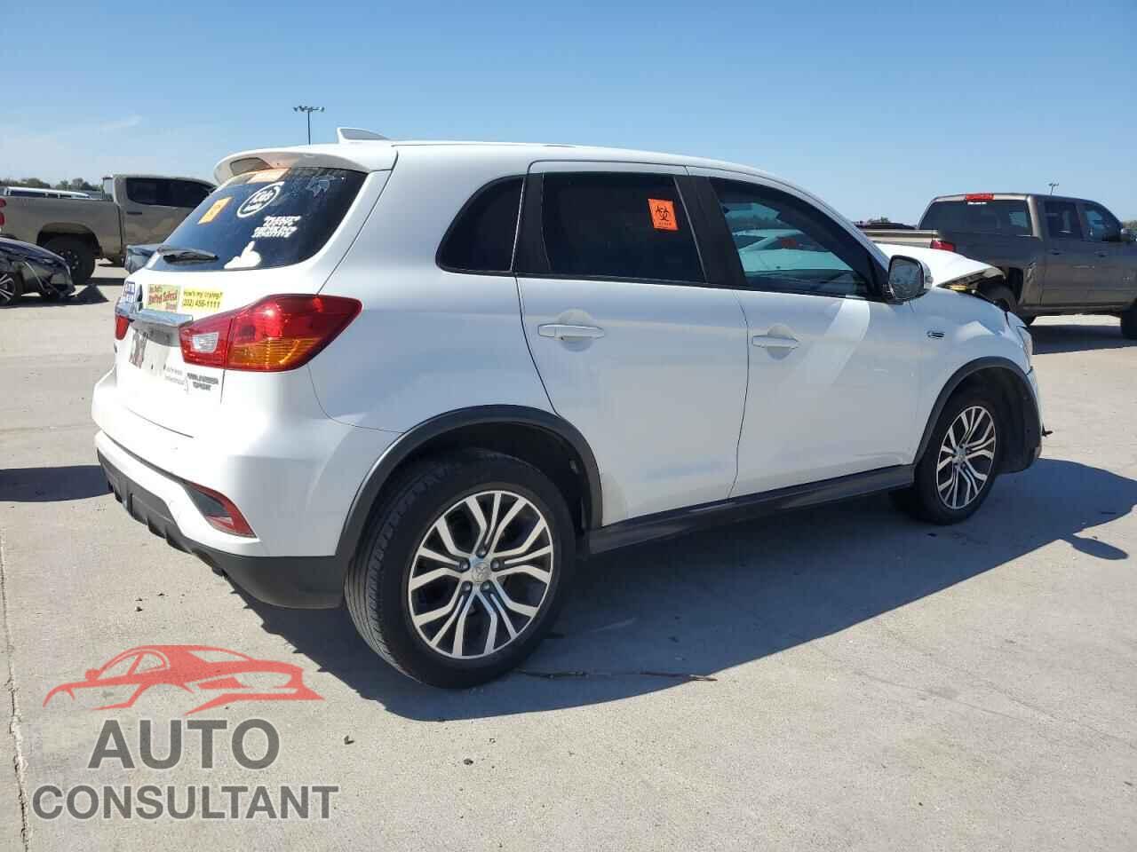 MITSUBISHI OUTLANDER 2018 - JA4AP3AU8JU010864
