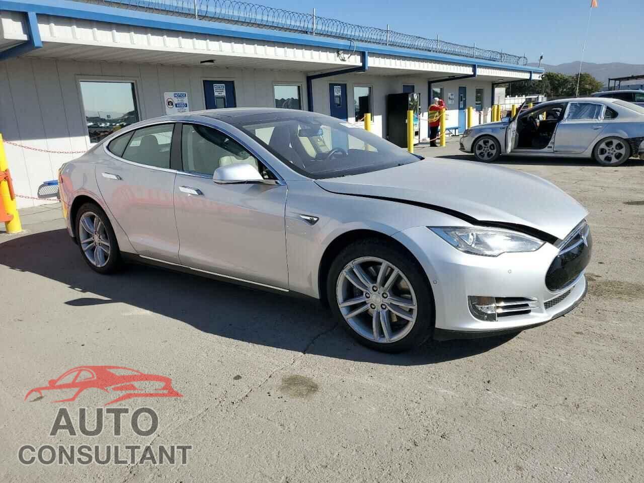 TESLA MODEL S 2014 - 5YJSA1H17EFP65028