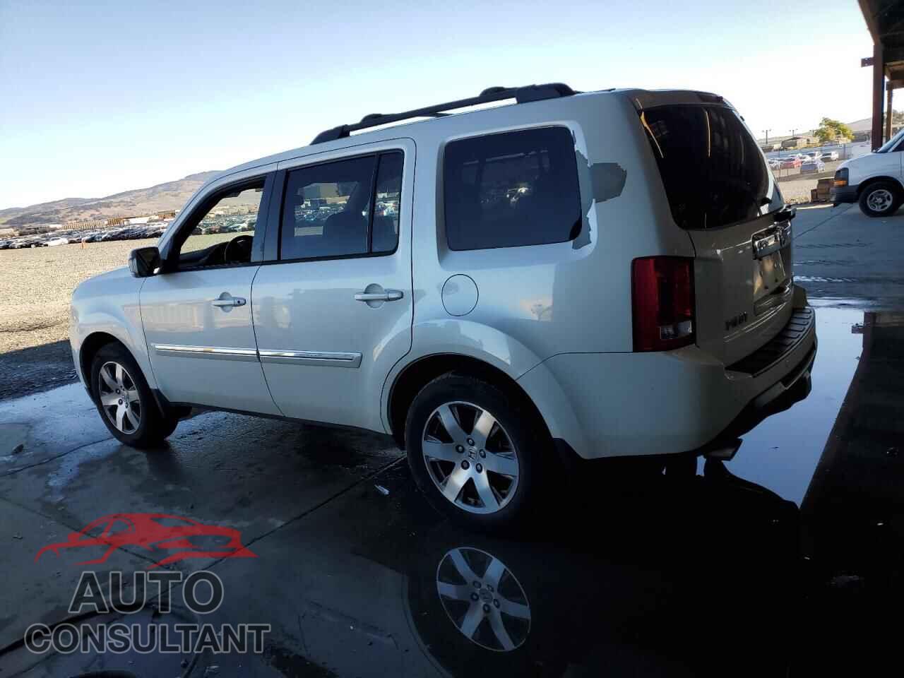 HONDA PILOT 2015 - 5FNYF4H96FB038581