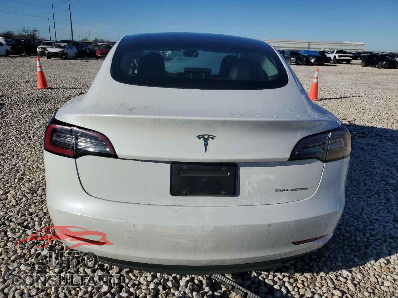TESLA MODEL 3 2022 - 5YJ3E1EB8NF273310