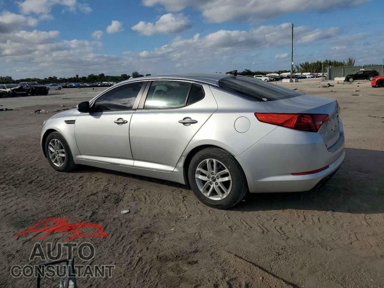 KIA OPTIMA 2011 - KNAGM4A78B5111923