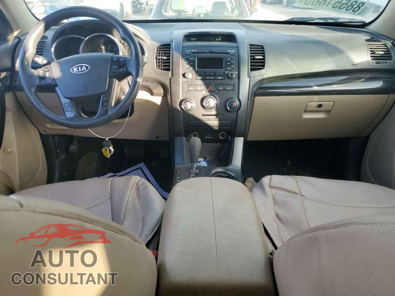 KIA SORENTO 2013 - 5XYKTDA28DG311926