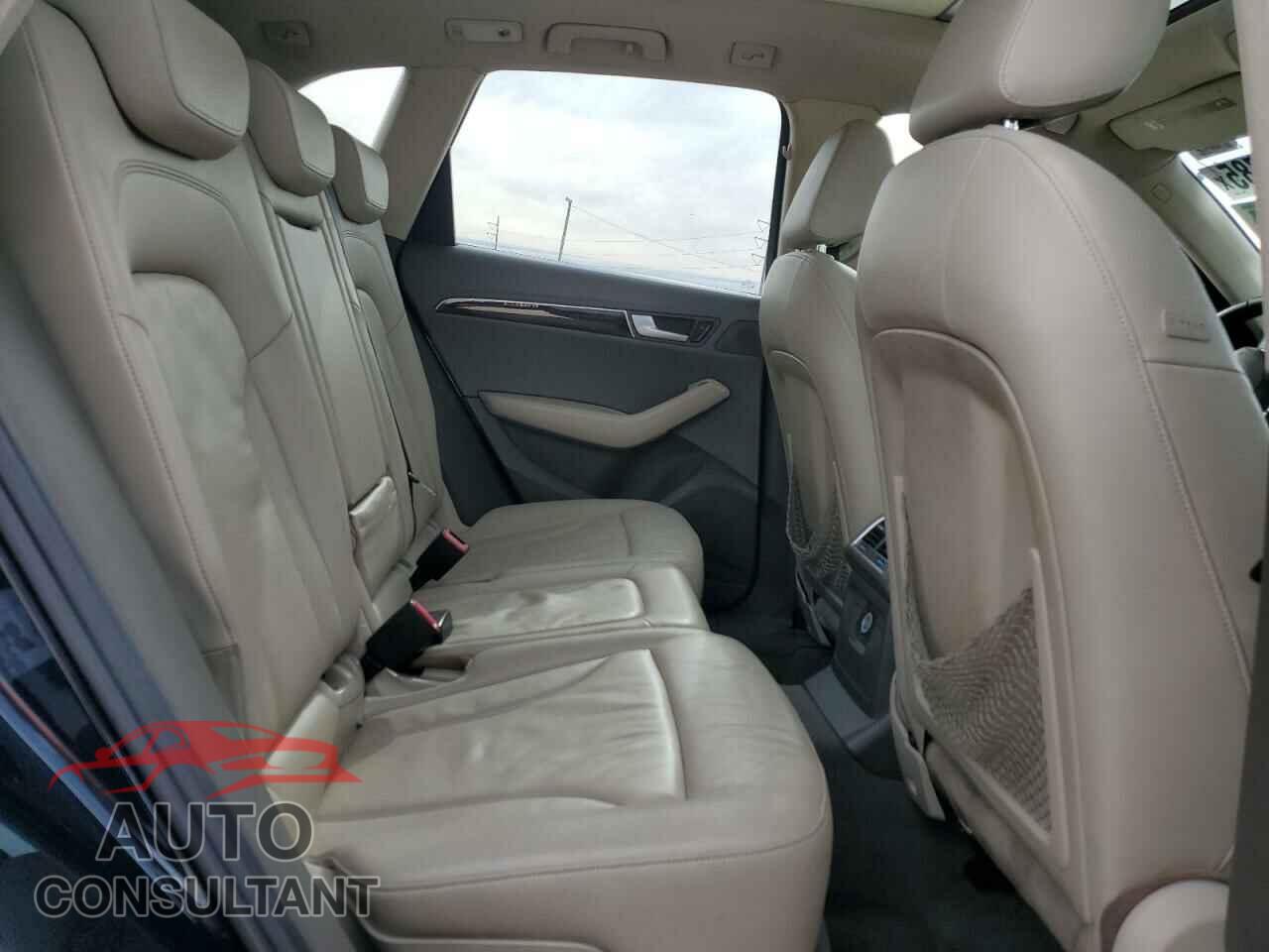 AUDI Q5 2010 - WA1LKAFP4AA111335