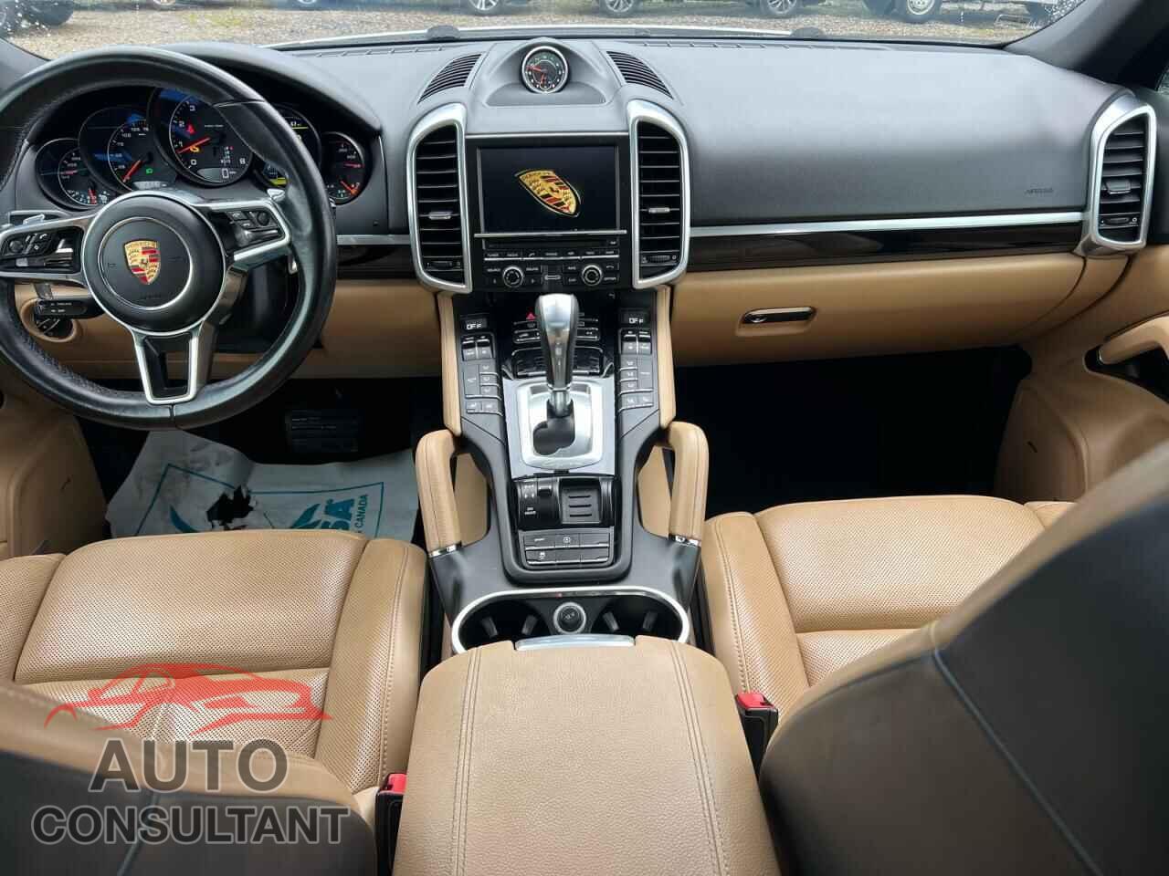 PORSCHE CAYENNE 2016 - WP1AA2A26GLA08205