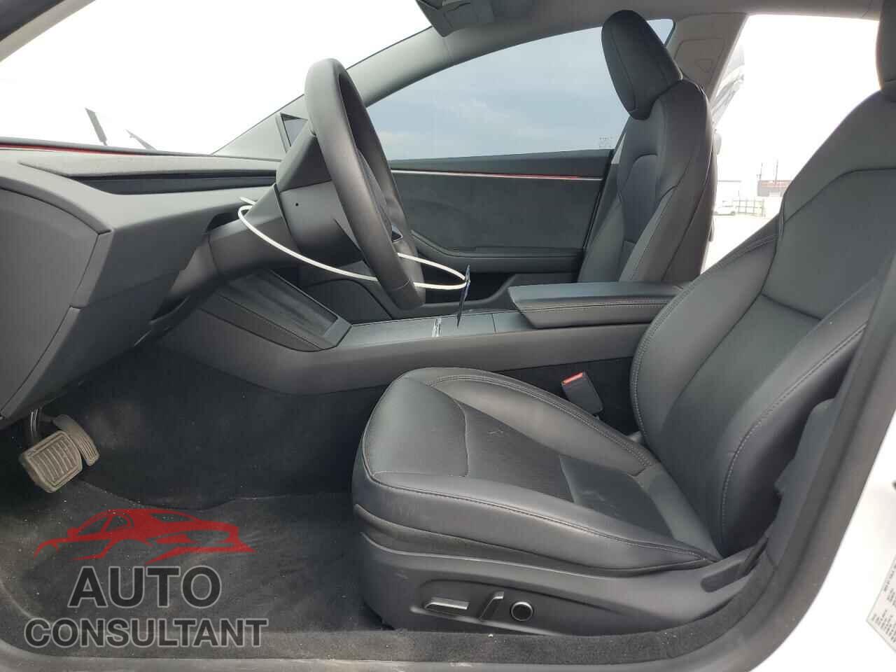 TESLA MODEL 3 2024 - 5YJ3E1EB9RF772610