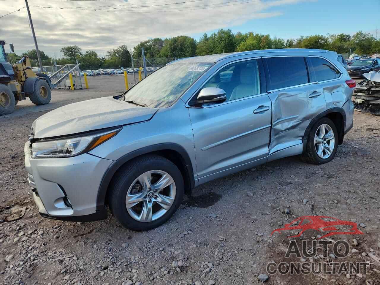 TOYOTA HIGHLANDER 2018 - 5TDDZRFH3JS882188