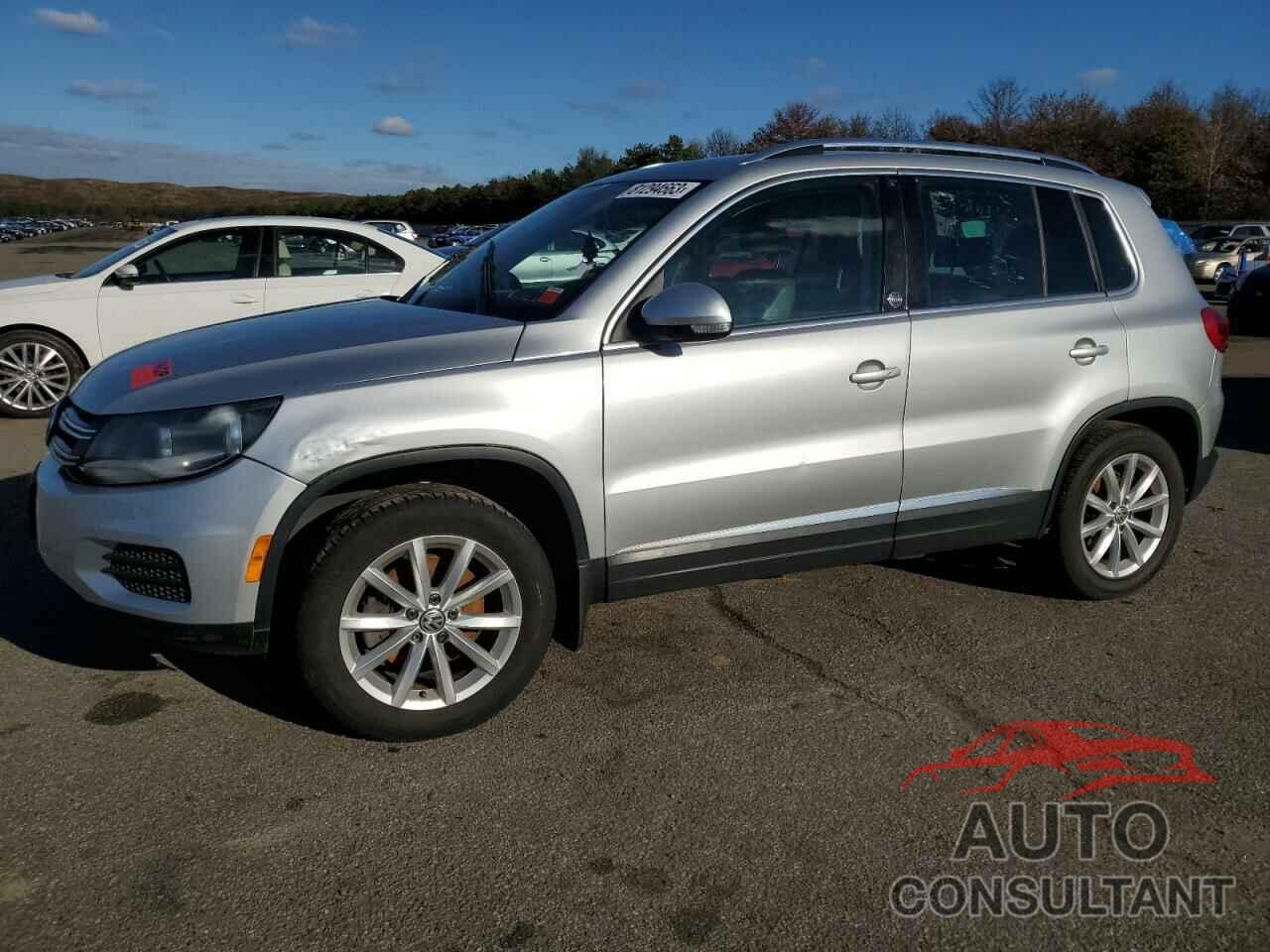 VOLKSWAGEN TIGUAN 2017 - WVGSV7AX8HK030101