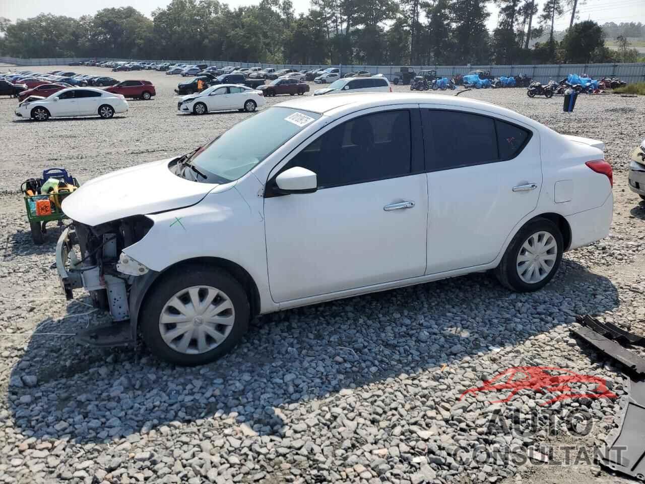 NISSAN VERSA 2018 - 3N1CN7AP3JL827260