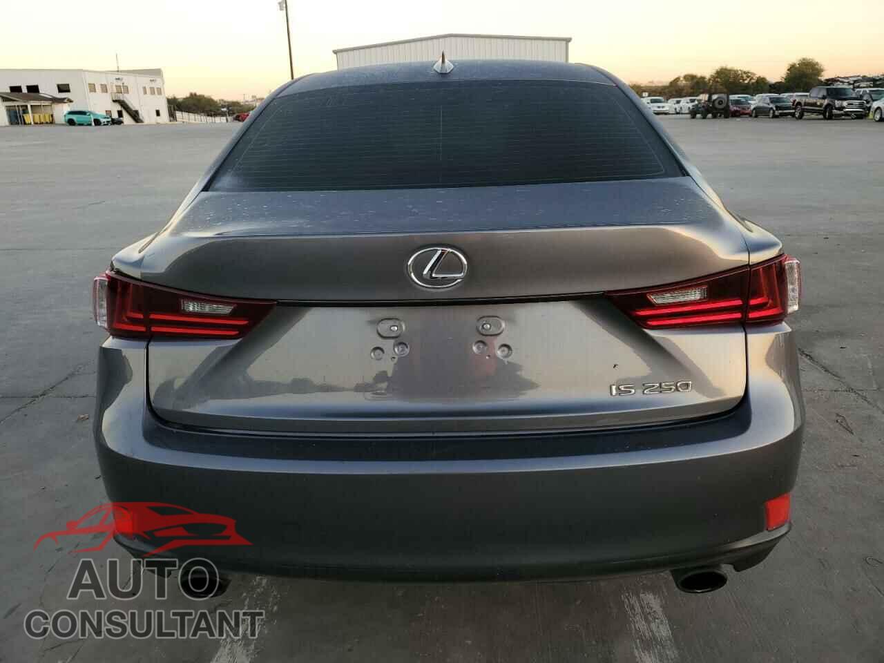 LEXUS IS 2014 - JTHBF1D20E5017821