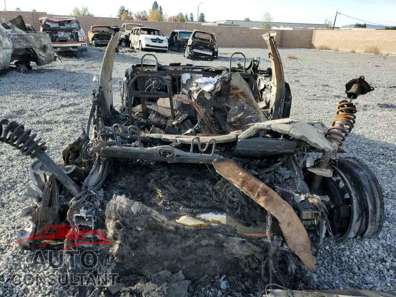 TESLA MODEL S 2016 - 5YJSA1E17GF133587