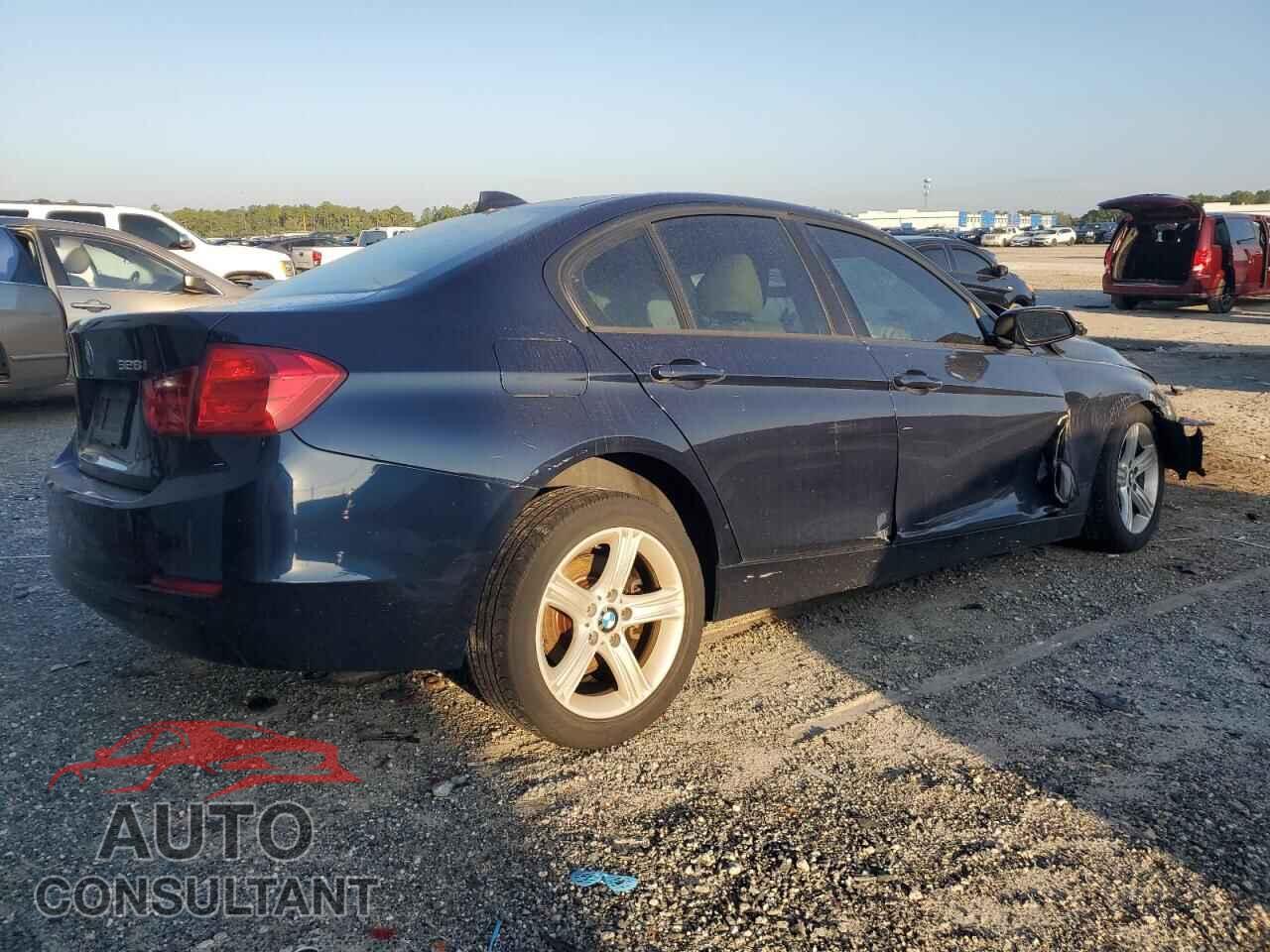 BMW 3 SERIES 2013 - WBA3C1C52DF439380
