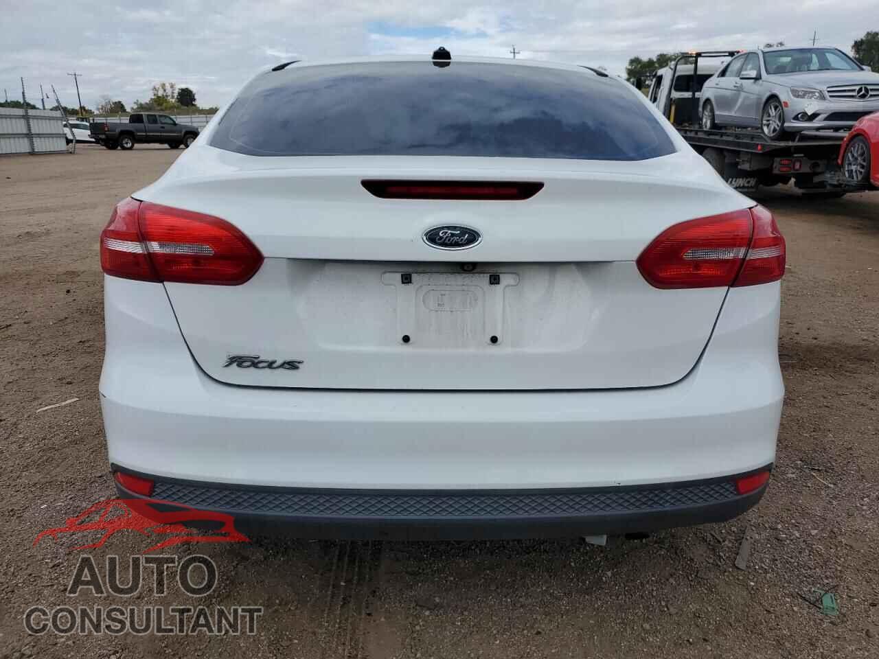 FORD FOCUS 2015 - 1FADP3E24FL221235