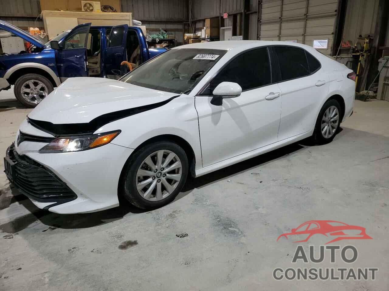 TOYOTA CAMRY 2018 - 4T1B11HK1JU638426