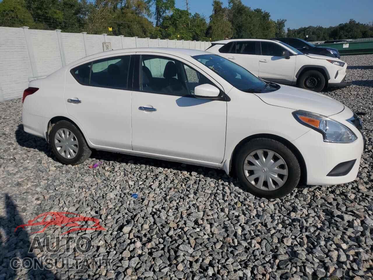 NISSAN VERSA 2017 - 3N1CN7AP3HL812493
