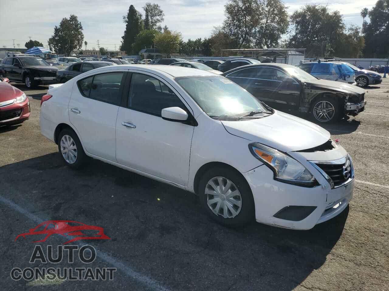 NISSAN VERSA 2017 - 3N1CN7AP3HL815569
