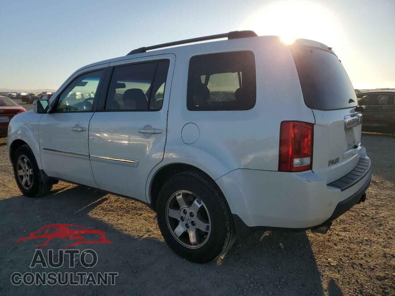 HONDA PILOT 2011 - 5FNYF4H98BB020660
