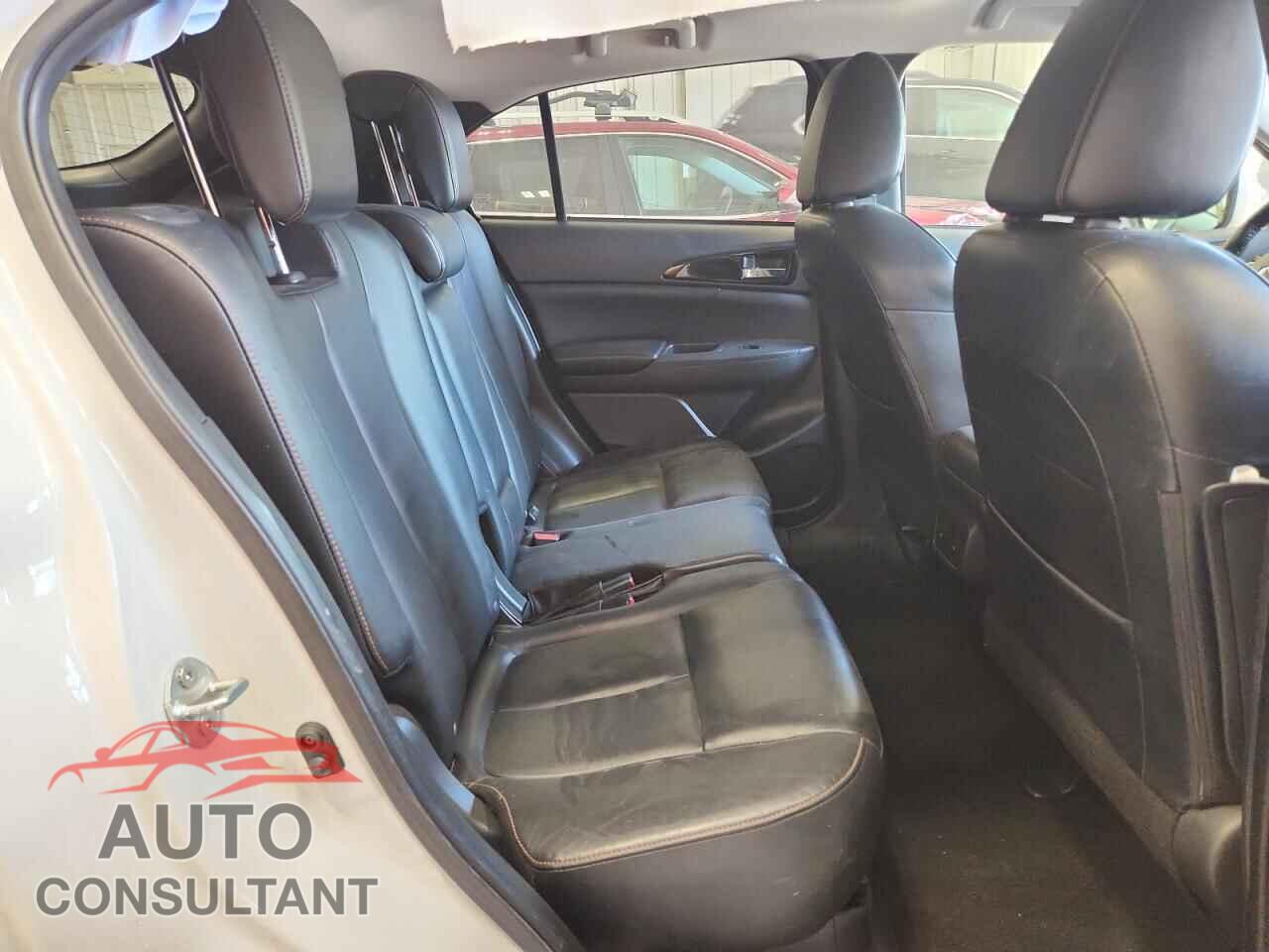 MITSUBISHI ECLIPSE 2018 - JA4AT5AA7JZ038056