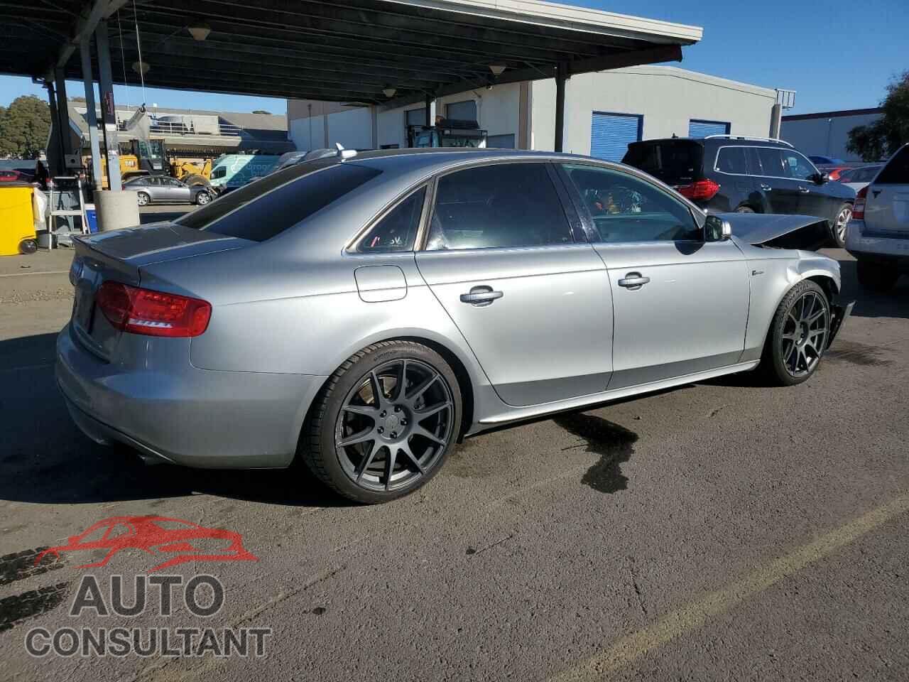 AUDI S4/RS4 2010 - WAUKGBFL7AA095134