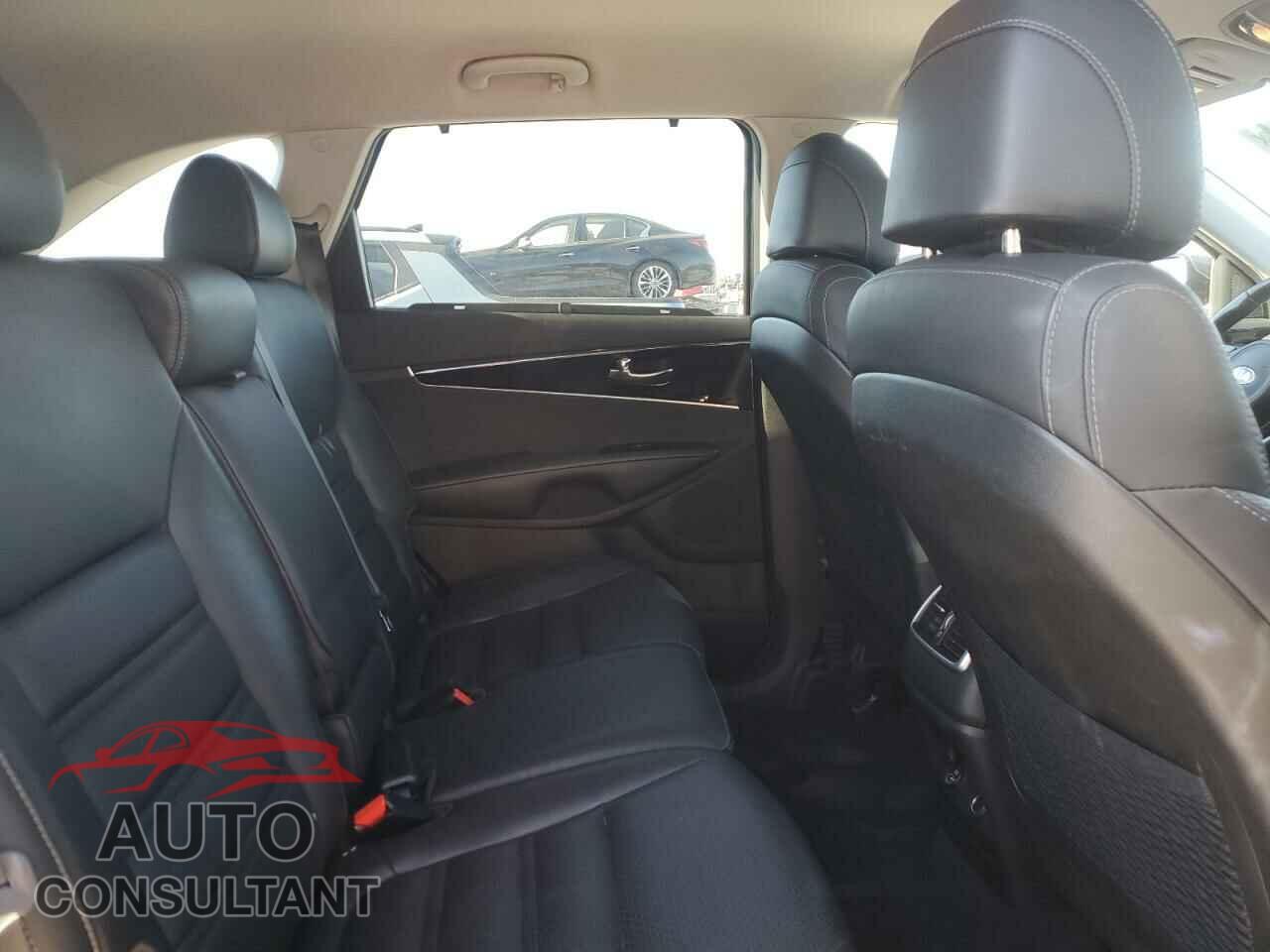 KIA SORENTO 2017 - 5XYPHDA17HG287445