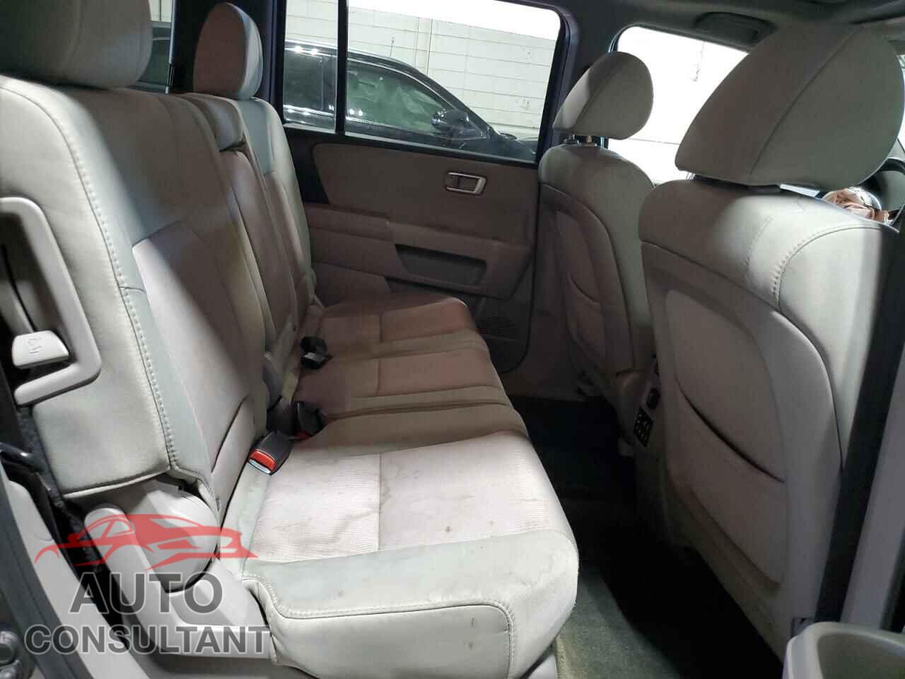 HONDA PILOT 2015 - 5FNYF4H37FB074372