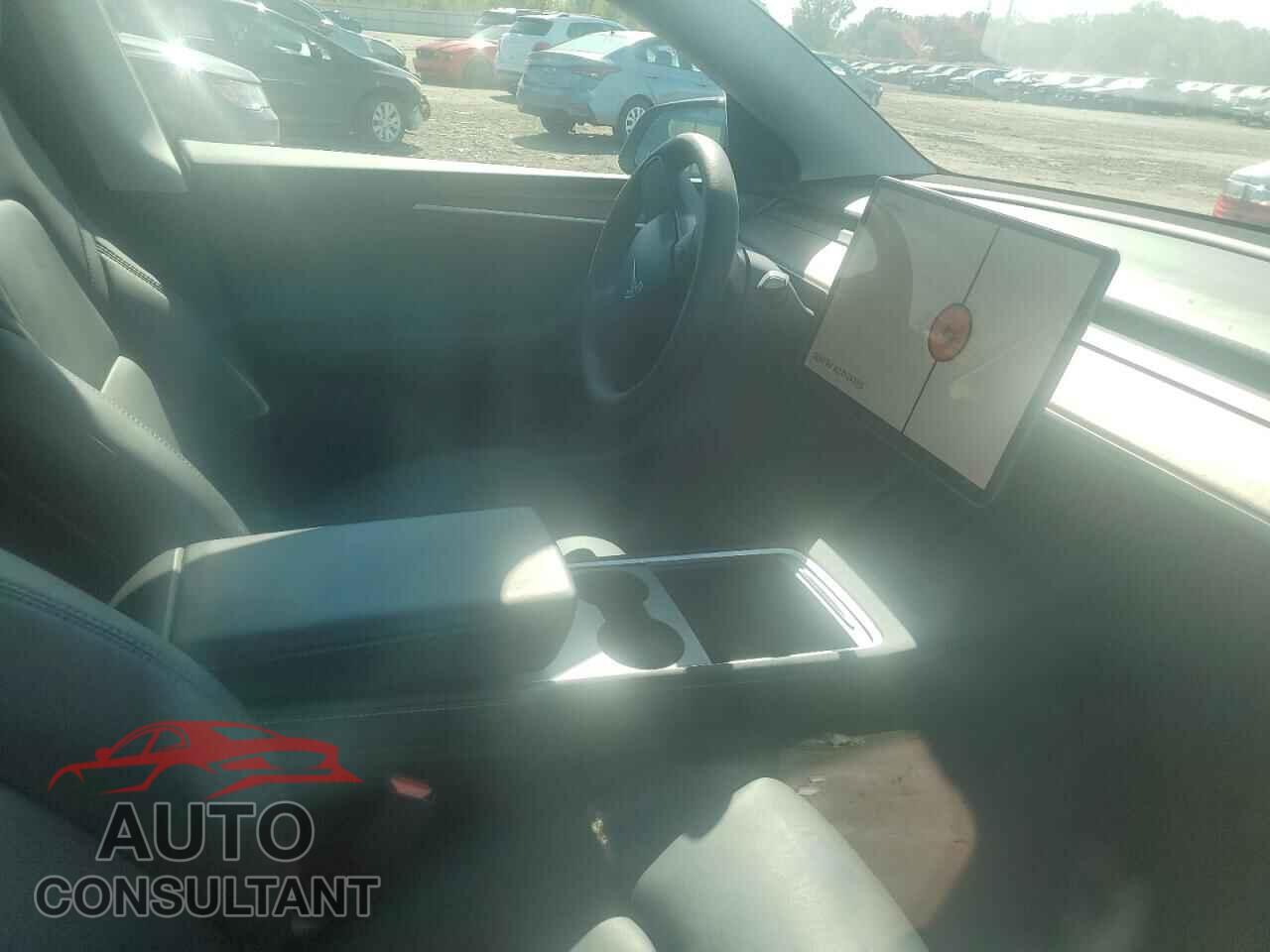 TESLA MODEL Y 2024 - 7SAYGAEE3RF106923