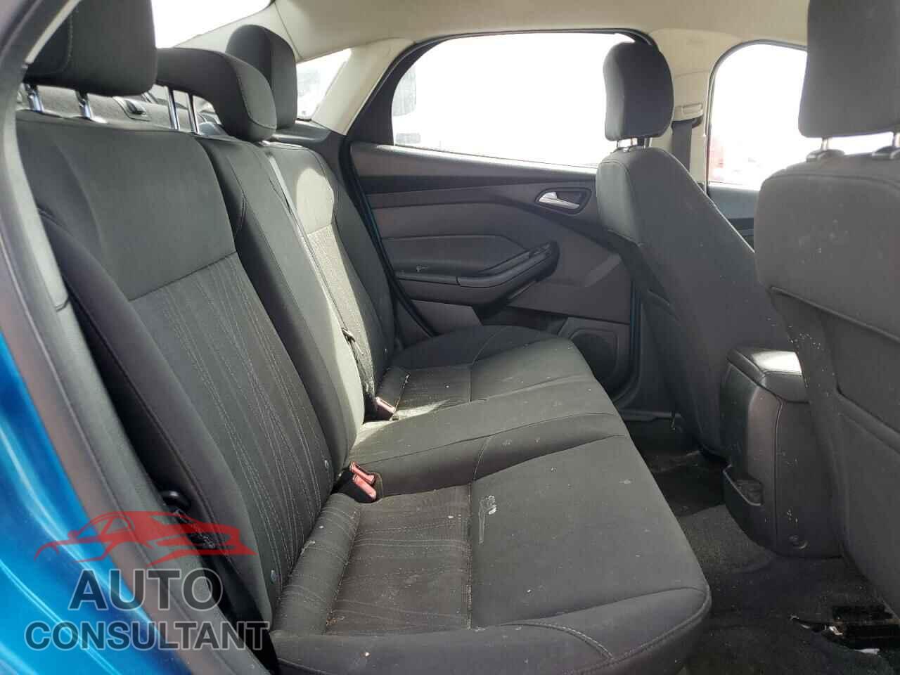 FORD FOCUS 2017 - 1FADP3F23HL201558