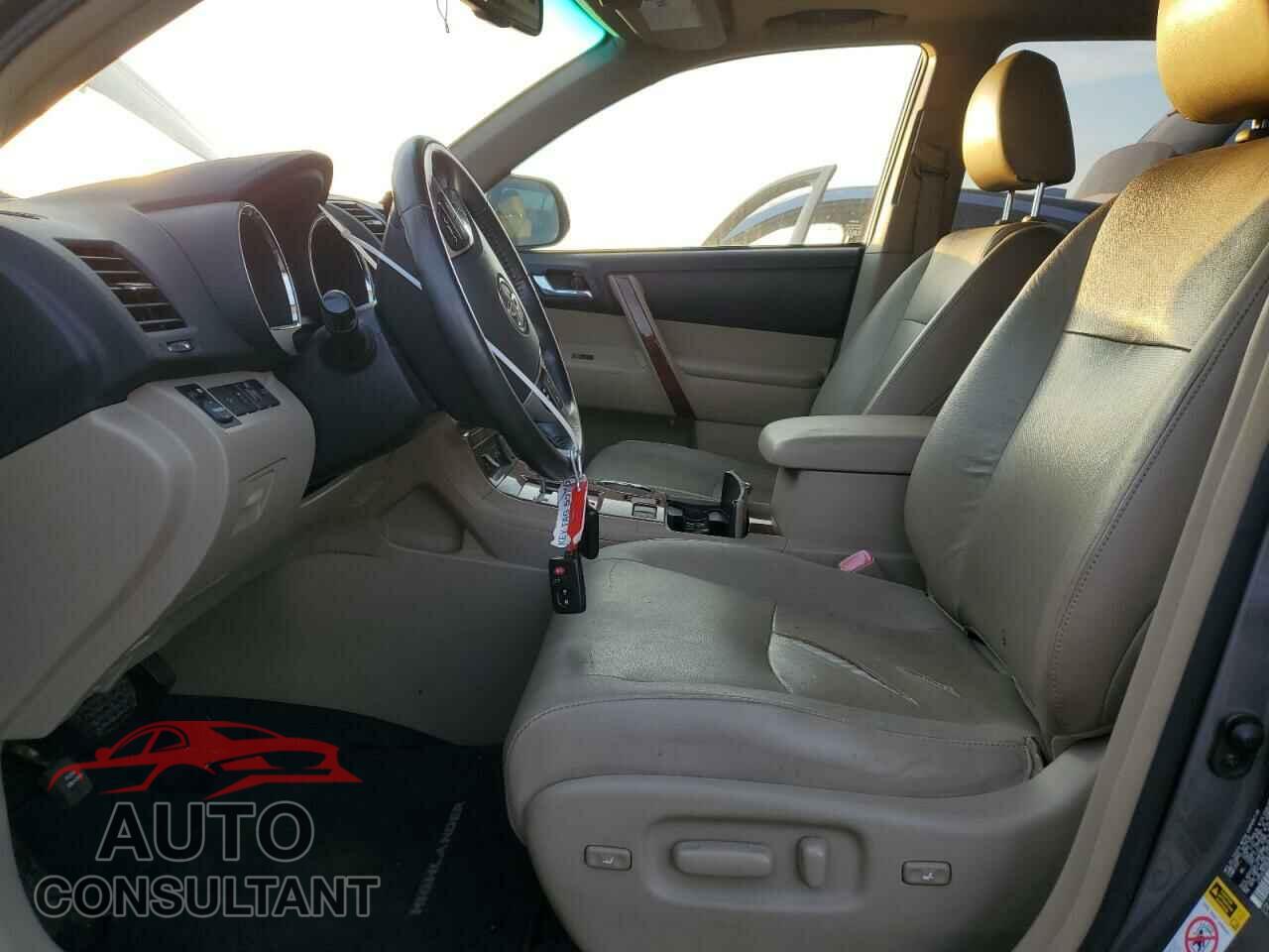 TOYOTA HIGHLANDER 2011 - JTEDC3EH2B2003185