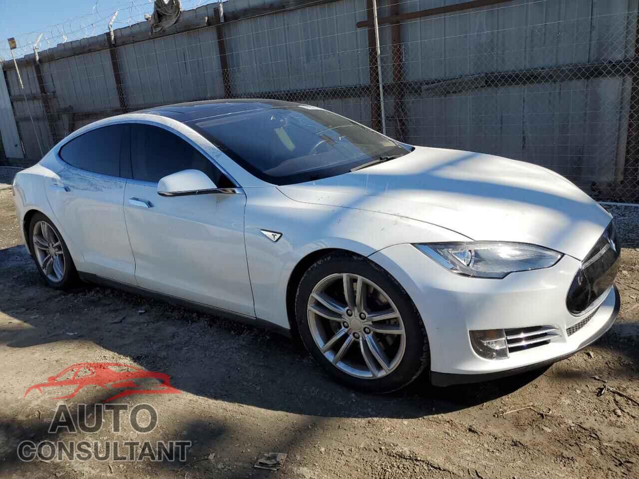 TESLA MODEL S 2013 - 5YJSA1AG2DFP06417