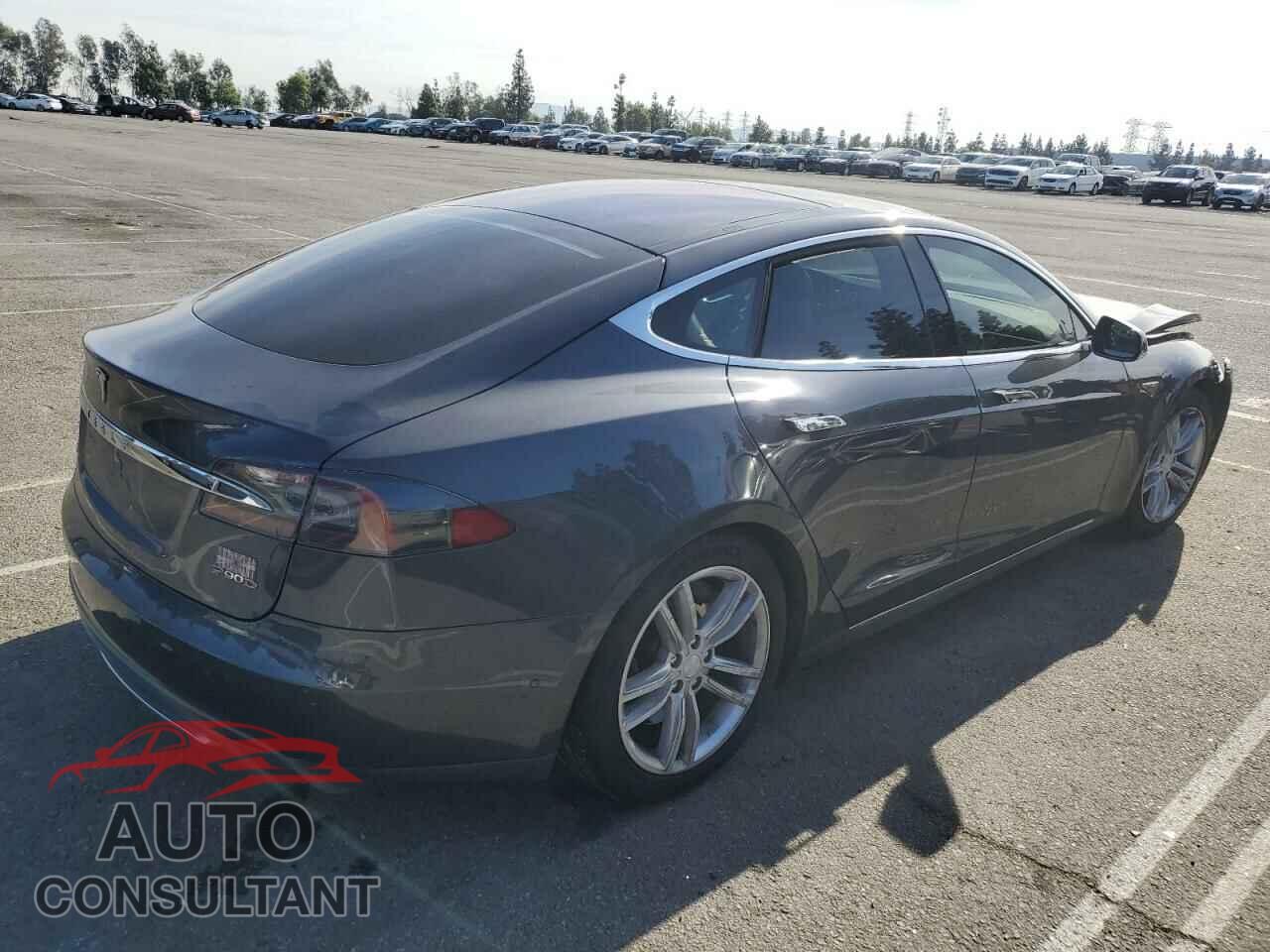 TESLA MODEL S 2015 - 5YJSA1E44FF117257