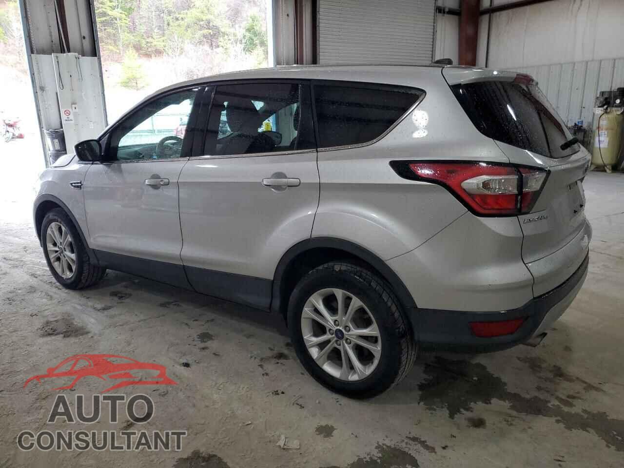 FORD ESCAPE 2017 - 1FMCU9GD9HUD07312