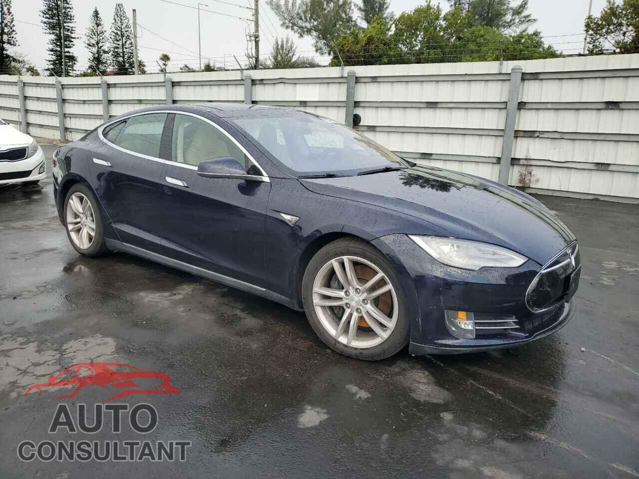 TESLA MODEL S 2013 - 5YJSA1CNXDFP13305