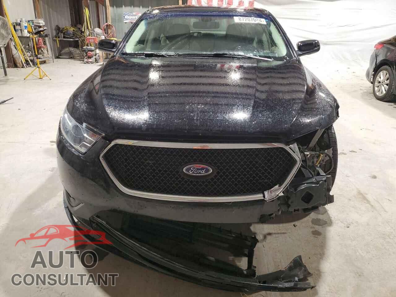 FORD TAURUS 2017 - 1FAHP2E84HG115640