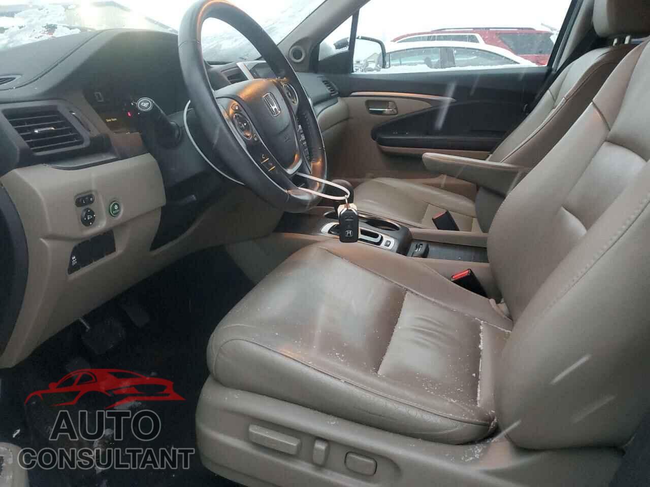 HONDA PILOT 2017 - 5FNYF6H57HB005309